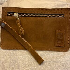 Portland Leather goods Adriana pouch